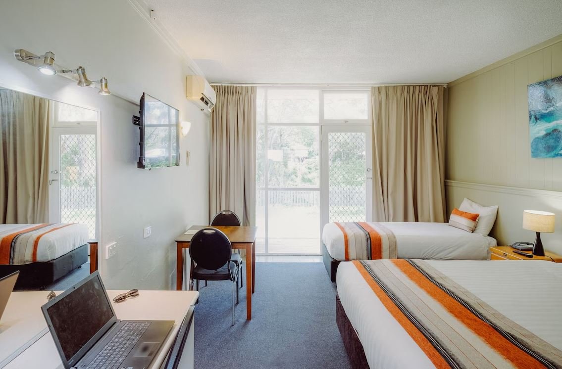 Artesian Spa Motel gallery photograph