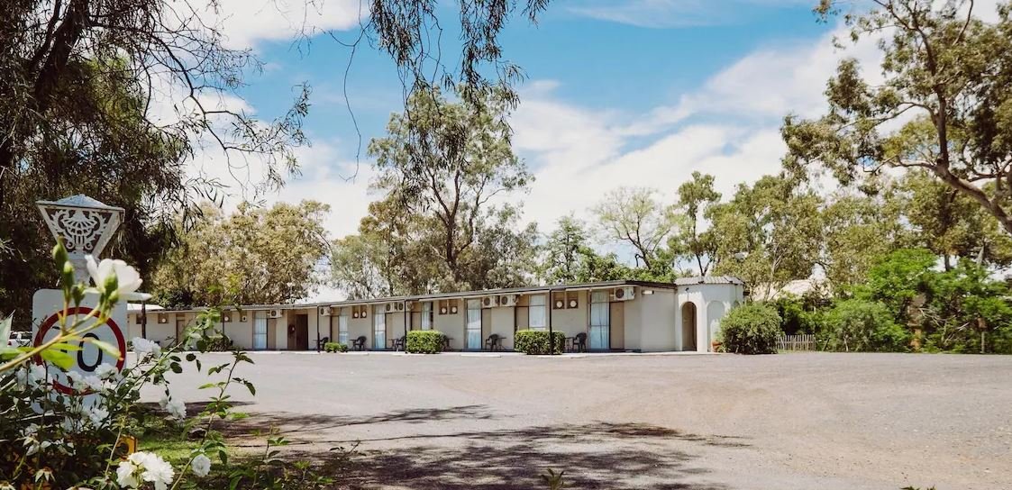 Artesian Spa Motel gallery photograph